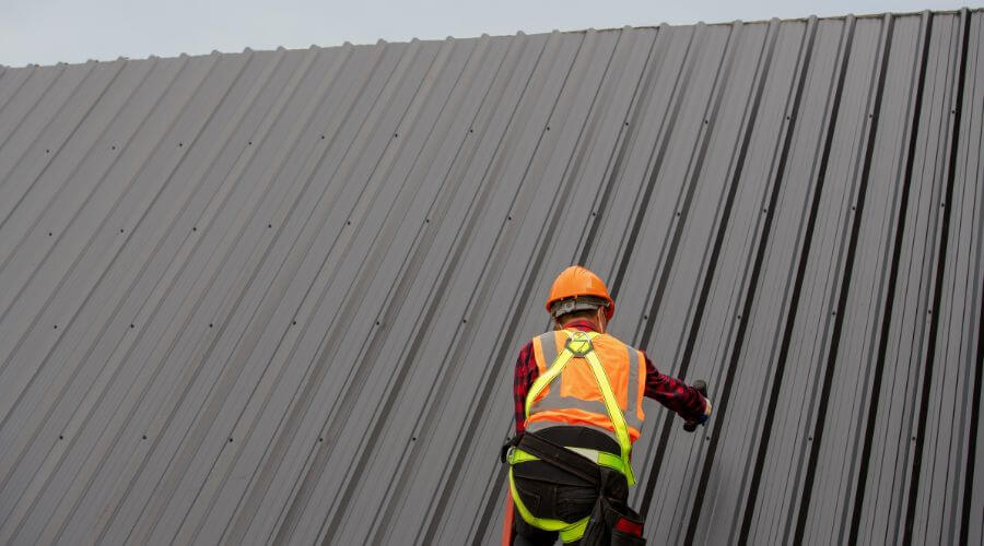 Professional gutter cleaning in Dry Branch, GA